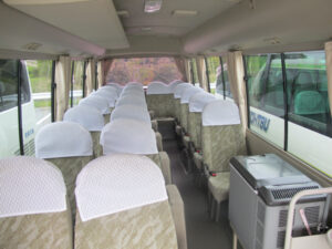 中型観光バス 外観2