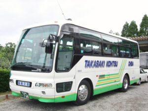 中型観光バス 外観1